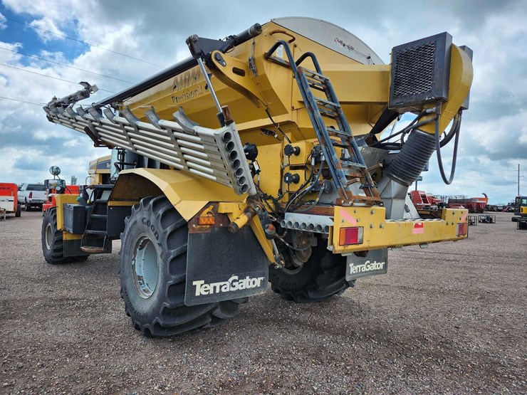 terra-gator-8400-applicator-image-4