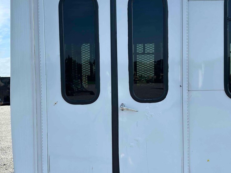 2017-ford-e450-image-12