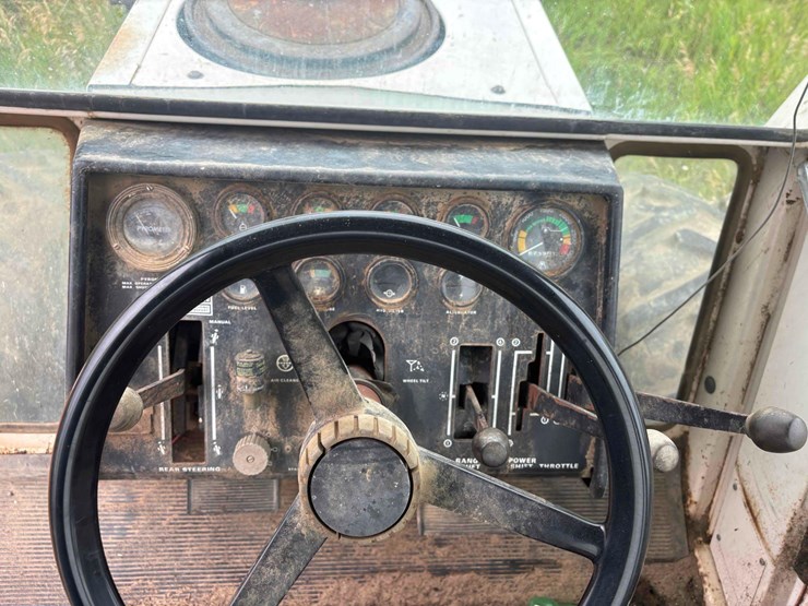 1974-case-2470-tractor-image-12