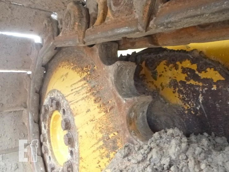 2021-deere-650k-lgp-image-35