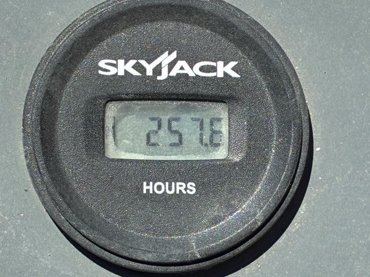 2018-sky-jack-sj111-3219-scissor-lift-image-12