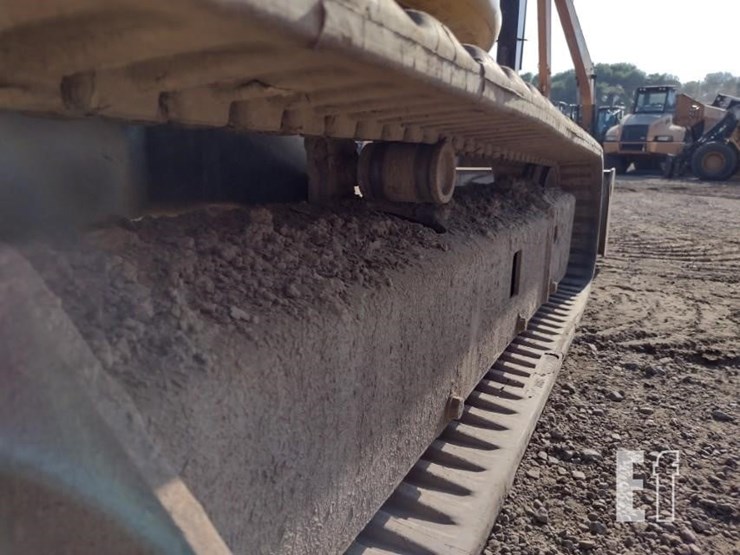 2006-deere-35d-image-39