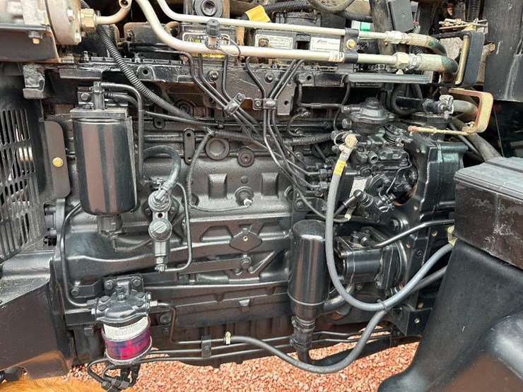 2015-case-ih-farmall-125a-image-34