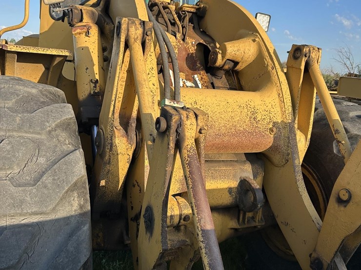 caterpillar-966-image-19