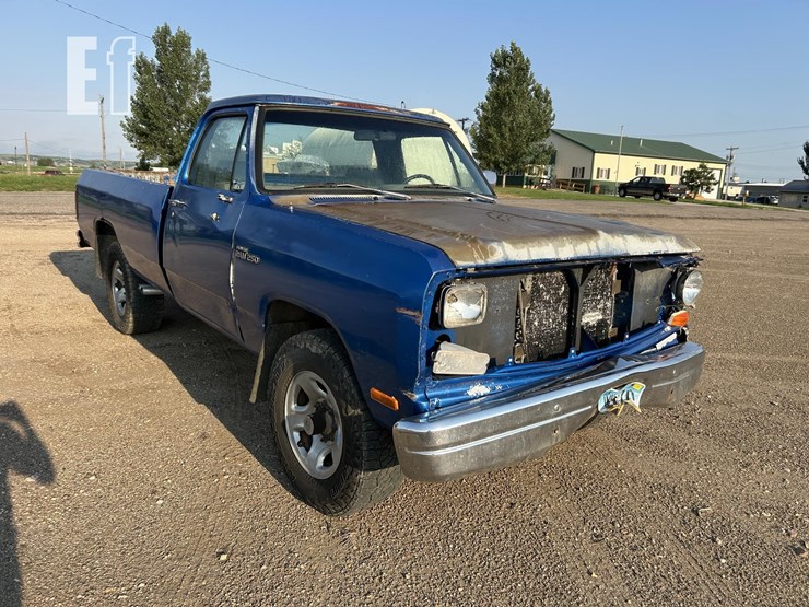 1991-dodge-power-wagon-image-3