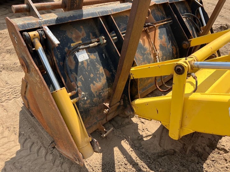 new-holland-lb75b-image-21