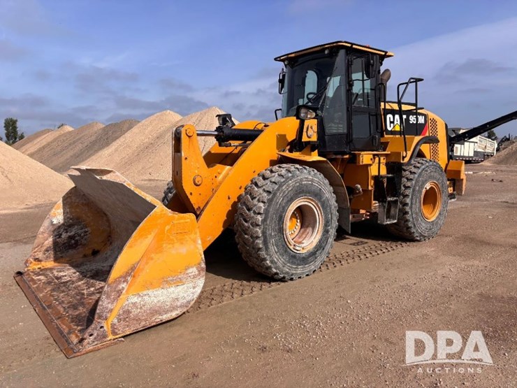 2014-caterpillar-950m-image-16