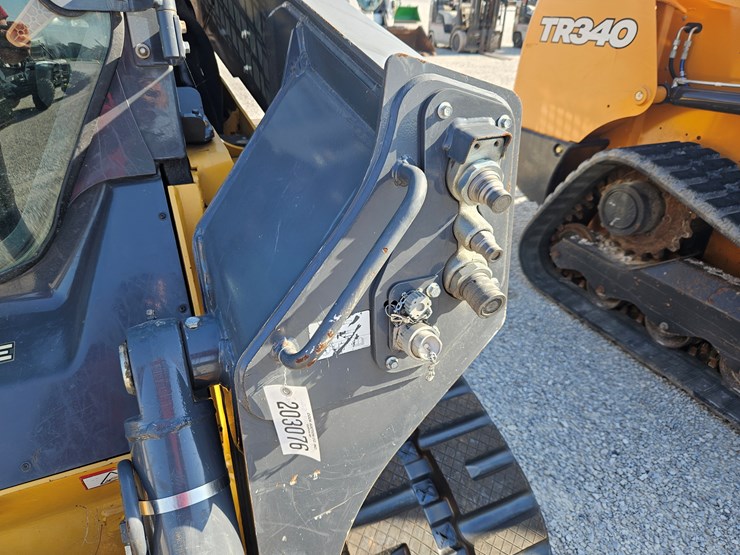 2018-deere-331g-image-6