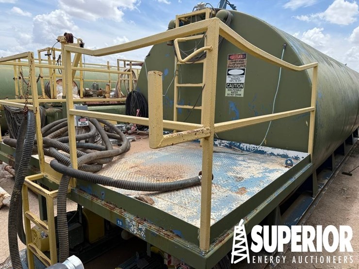 (r18-11)-10'dia-x-37'l-water-tank,-w/-8'l-porch,-(-image-1