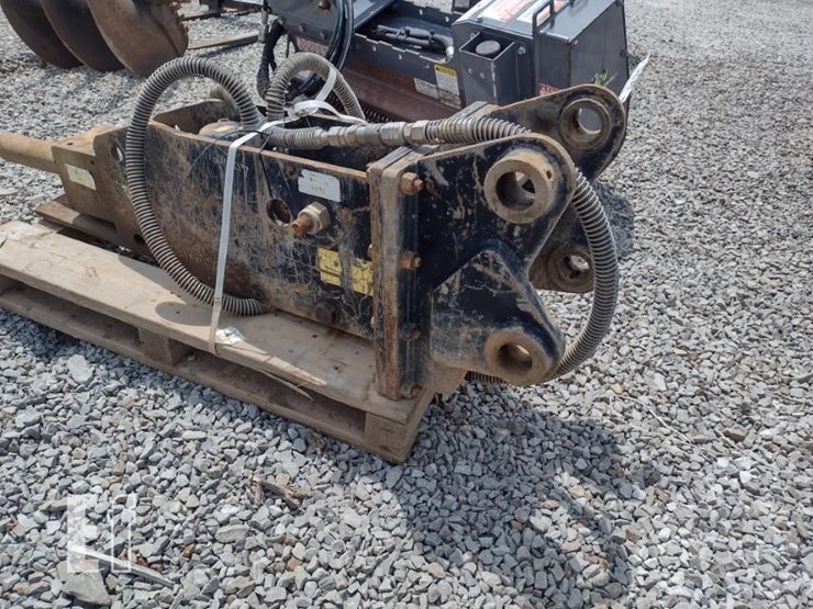 17-caterpillar-305-image-2