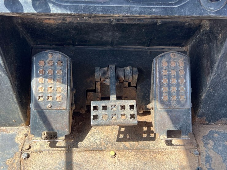 2004-caterpillar-963c-image-37