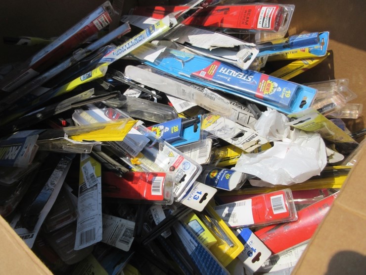 lot-of-misc-automotive-windshield-wipers-image-5