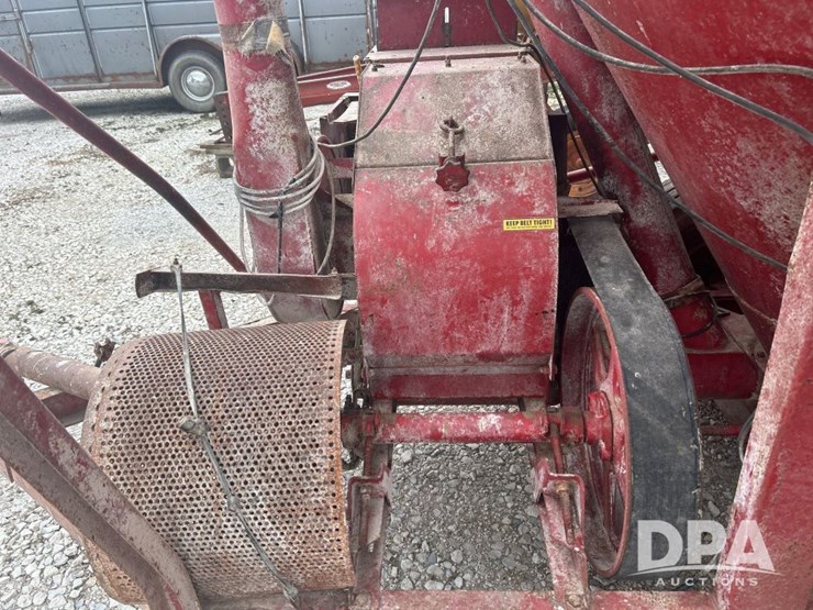 new-holland-354-image-18