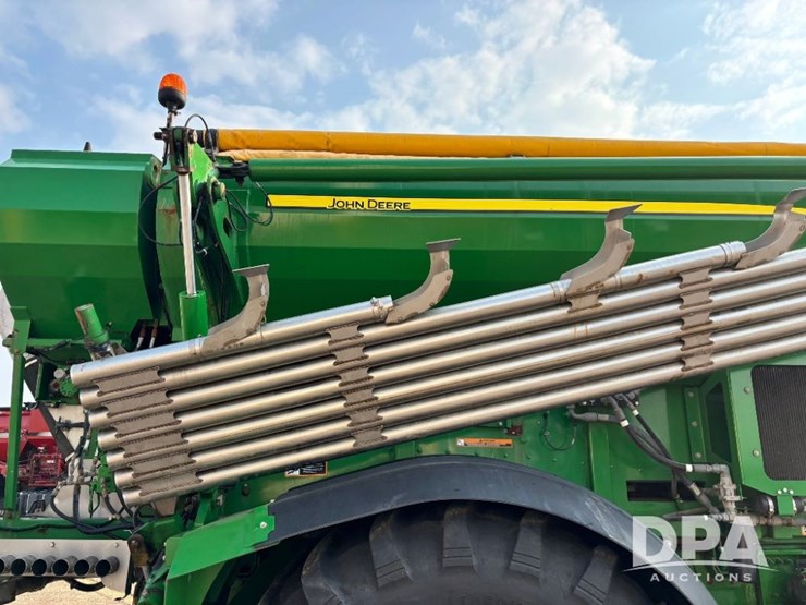 2019-john-deere-f4365-image-61