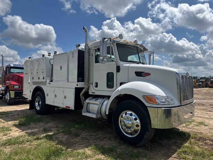 2007-peterbilt-pb335-lube-truck-image-4