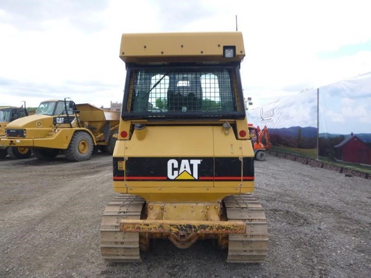 2005-caterpillar-d4g-xl-image-4