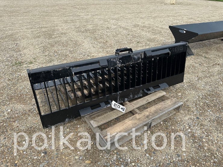 173---72"-fine-skeleton-bucket-high-side-image-2