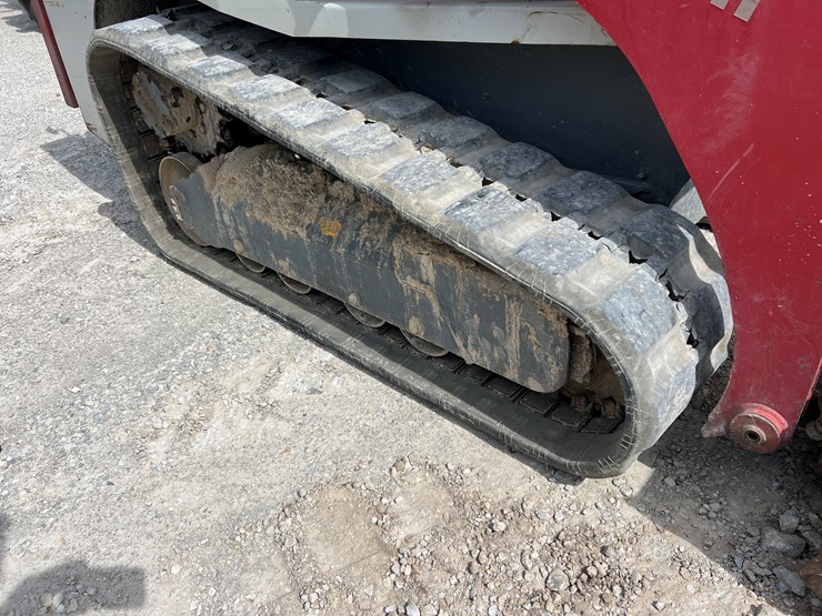 2019-takeuchi-tl8-image-15