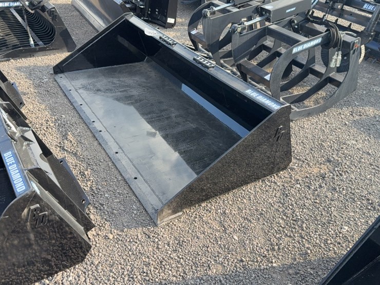 #2081-•-blue-diamond-84"-skid-steer-smooth-bucket-image-2