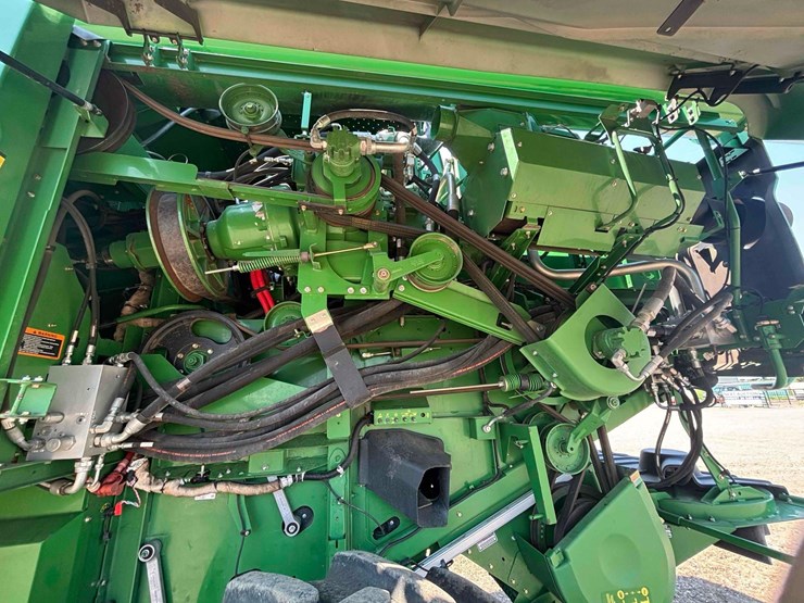 2013-john-deere-s680-image-31
