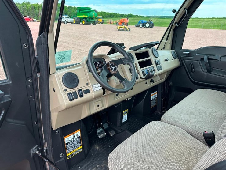 2022-john-deere-gator-image-33