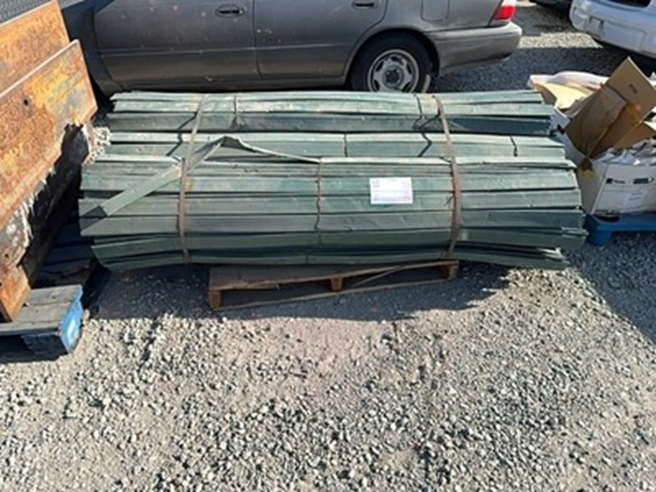 lot#-104-plastic-fence-covering-image-1