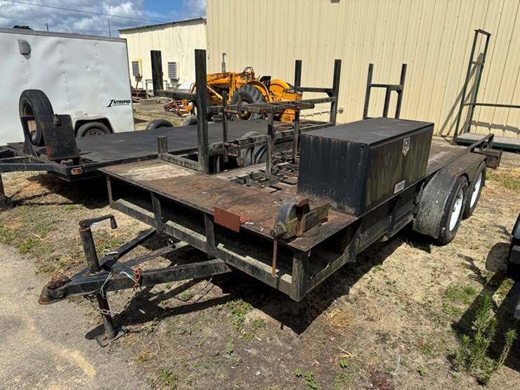 2009-lee-76"-x-16ft-tandem-axle-fabrication-trailer-with-pipe-racks,-bottle-racks-toolbox,-and-vise-image-1