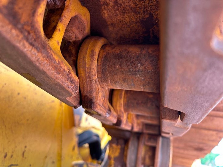 2007-komatsu-d51px-22-image-23