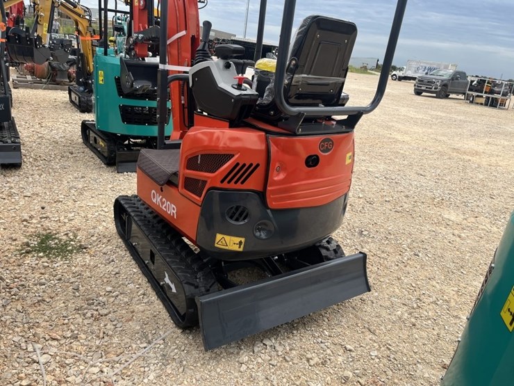 cfg-qk20r-mini-excavator-image-5