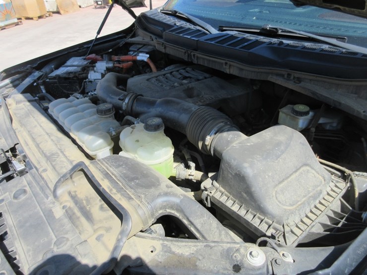 2022-ford-f150-lariat-image-6