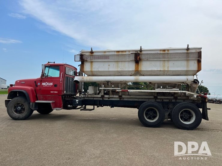 1995-ford-l9000-image-21