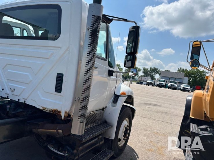 2012-international-durastar-4400-image-36
