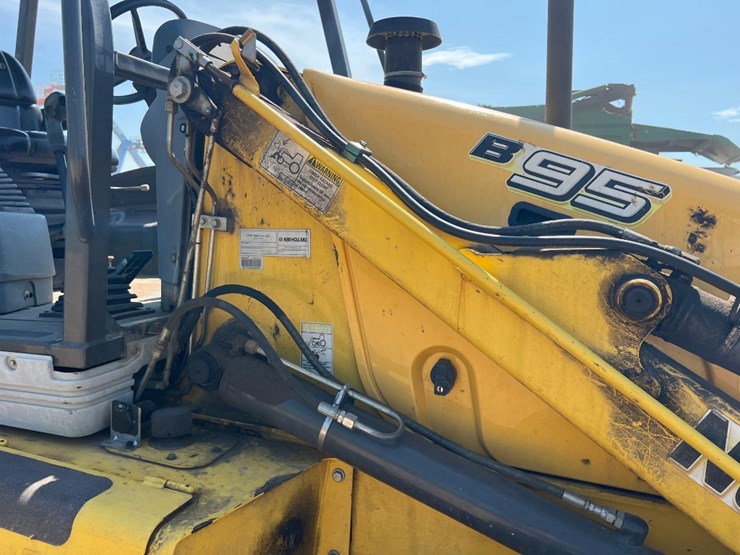 2008-new-holland-b95-image-26