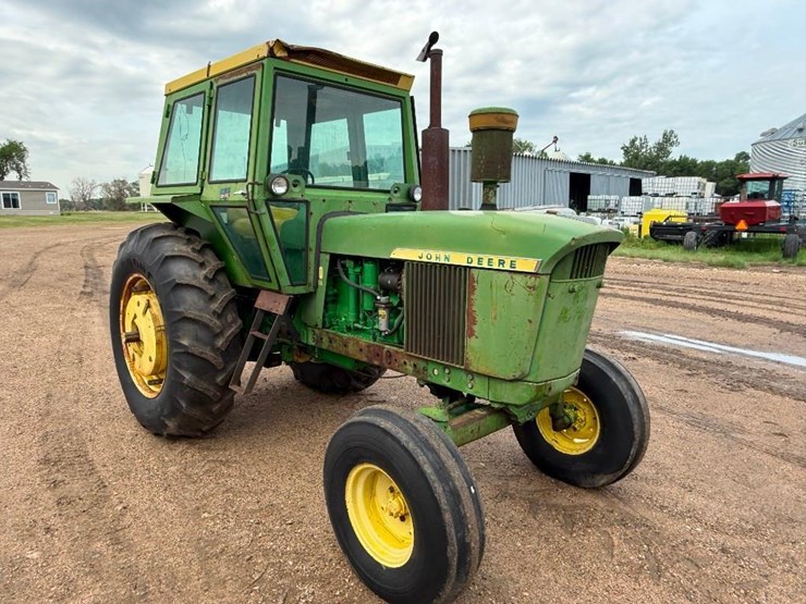john-deere-4010-image-4