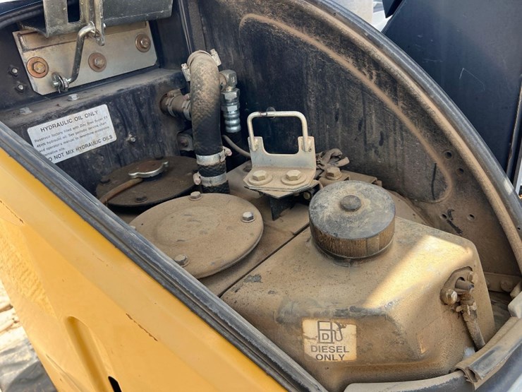 2015-deere-35g-image-25