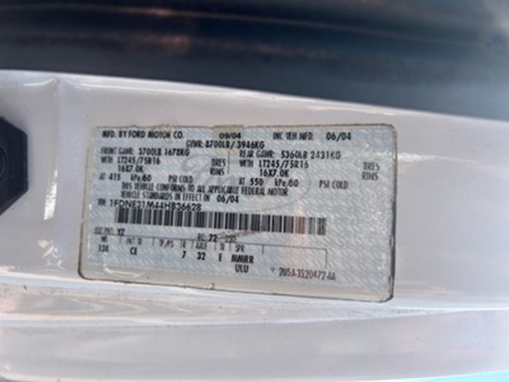 2004-ford-e350-image-10