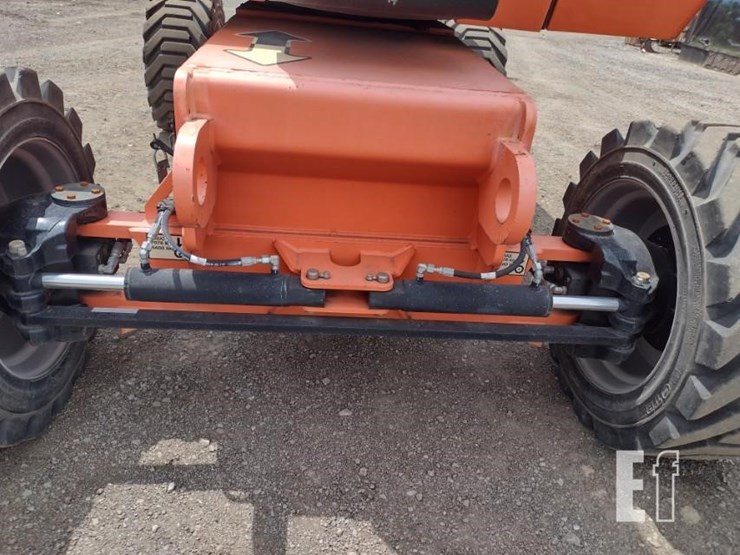 2015-jlg-740aj-image-19