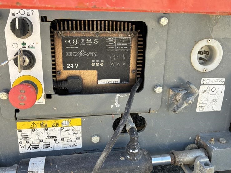 2018-sky-jack-sj111-3219-scissor-lift-image-11