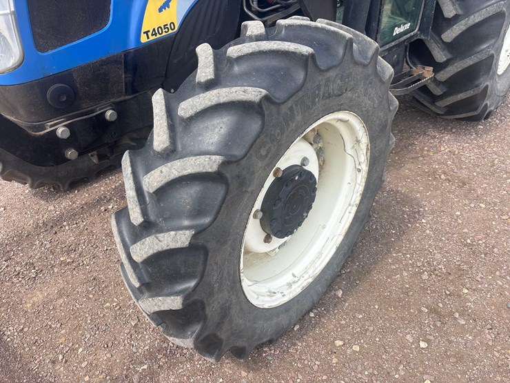 2013-new-holland-t4050-tractor-with-loader-image-31
