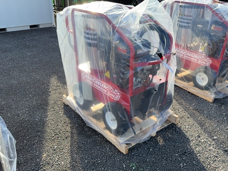 #2040-•-magnum-4000-series-portable-hot-water-pressure-image-2