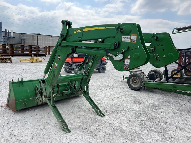 2022-john-deere-620r-image-7