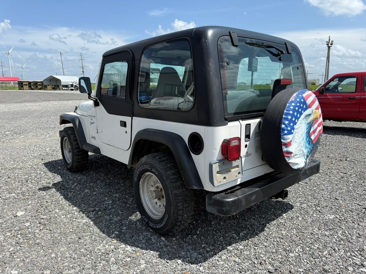 1997-jeep-wrangler-image-6