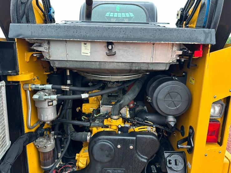 2018-caterpillar-272d2-image-27