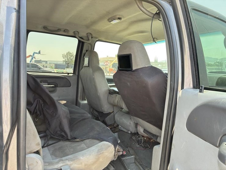 2004-ford-f350-image-10