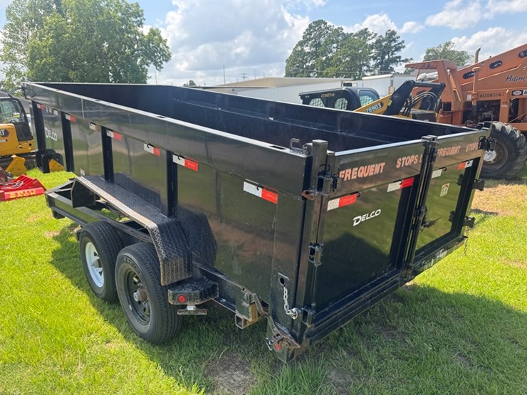 2023-delco-hd-16'-hydraulic-dump-trailer,-14k-w/dual-7k-axles,-scissors-lift,-tarp-system,-ramps,-image-4