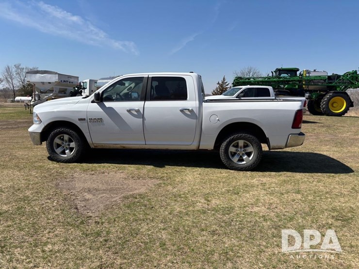 2015-dodge-ram-1500-image-17