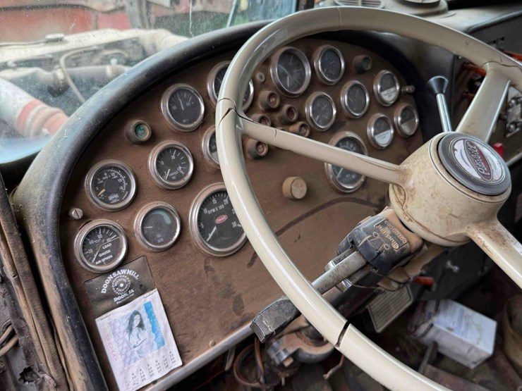 1987-peterbilt-359-image-38