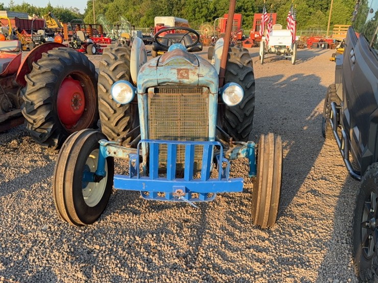 ford-2000-image-2