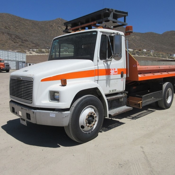 2001 FREIGHTLINER FL70