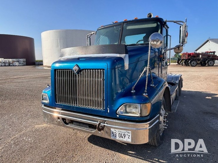 2002-ihc-9400i-day-cab-truck-(gp10940,-unit-109996)-image-15